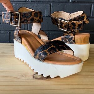Leopard platform sandals | Size 8.5